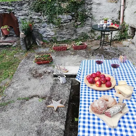 Dom wakacyjny Lake Como Cottage